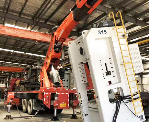 定远县附近随车吊出租，轻松解决运输难题